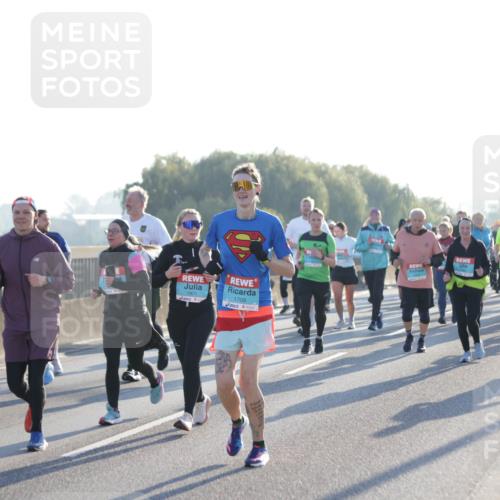 03.10.2025 - Köhlbrandbrückenlauf Jannik Wohlers http://msf.ph/oto/9058414 03.10.2025 09:21:48 Position 3 1978, 1971, 1709 meine-sportfotos.de