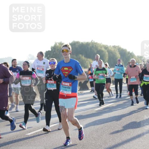 03.10.2025 - Köhlbrandbrückenlauf Jannik Wohlers http://msf.ph/oto/9058438 03.10.2025 09:21:48 Position 3 978, 24, 2789, 1971, 1709 meine-sportfotos.de