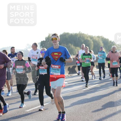 03.10.2025 - Köhlbrandbrückenlauf Jannik Wohlers http://msf.ph/oto/9058442 03.10.2025 09:21:48 Position 3 2789, 1971, 1709 meine-sportfotos.de