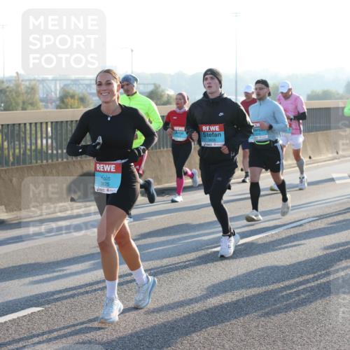 03.10.2025 - Köhlbrandbrückenlauf Lena Gebhardt http://msf.ph/oto/9058472 03.10.2025 09:18:28 Position 1 3825, 3655, 3250 meine-sportfotos.de