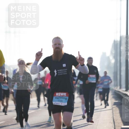 03.10.2025 - Köhlbrandbrückenlauf Jannik Wohlers http://msf.ph/oto/9058483 03.10.2025 09:14:02 Position 3 3882, 3335 meine-sportfotos.de