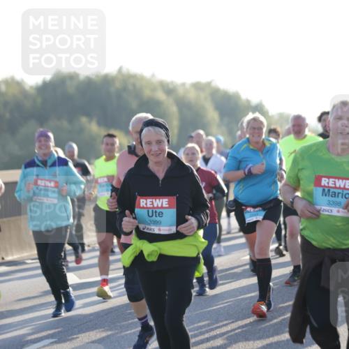 03.10.2025 - Köhlbrandbrückenlauf Jannik Wohlers http://msf.ph/oto/9058590 03.10.2025 09:21:51 Position 3 3399, 2243, 3398 meine-sportfotos.de