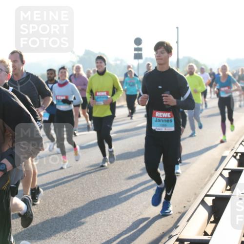 03.10.2025 - Köhlbrandbrückenlauf Lena Gebhardt http://msf.ph/oto/9058597 03.10.2025 09:18:31 Position 1 1623, 1089 meine-sportfotos.de