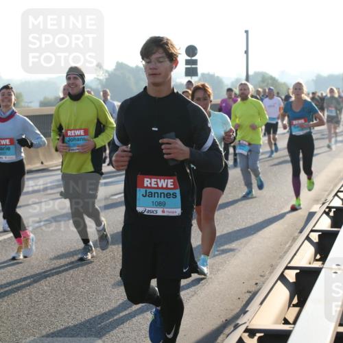 03.10.2025 - Köhlbrandbrückenlauf Lena Gebhardt http://msf.ph/oto/9058625 03.10.2025 09:18:32 Position 1 3232, 1089 meine-sportfotos.de