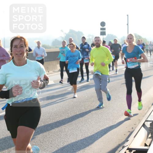 03.10.2025 - Köhlbrandbrückenlauf Lena Gebhardt http://msf.ph/oto/9058687 03.10.2025 09:18:33 Position 1  meine-sportfotos.de