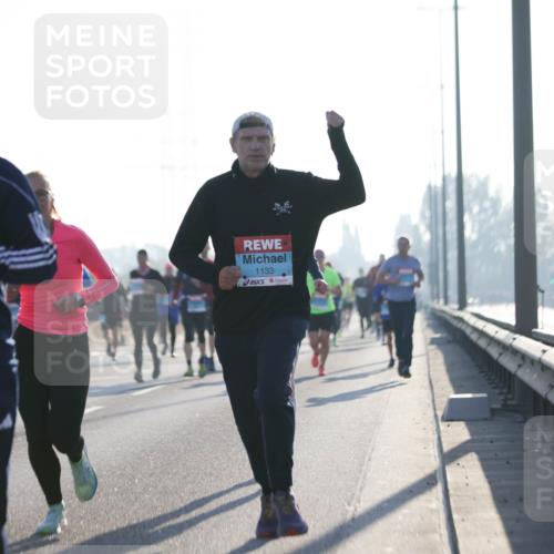 03.10.2025 - Köhlbrandbrückenlauf Jannik Wohlers http://msf.ph/oto/9058712 03.10.2025 09:14:07 Position 3 7, 10, 3243, 1133 meine-sportfotos.de