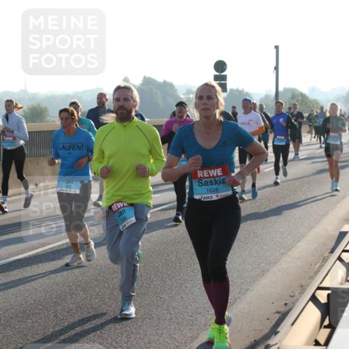 03.10.2025 - Köhlbrandbrückenlauf Lena Gebhardt http://msf.ph/oto/9058723 03.10.2025 09:18:34 Position 1 3425, 444, 1626 meine-sportfotos.de