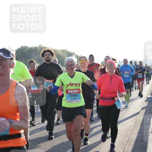 03.10.2025 - Köhlbrandbrückenlauf Jannik Wohlers http://msf.ph/oto/9058739 03.10.2025 09:21:54 Position 3 2000, 2742 meine-sportfotos.de
