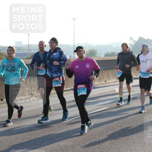 03.10.2025 - Köhlbrandbrückenlauf Lena Gebhardt http://msf.ph/oto/9058792 03.10.2025 09:18:36 Position 1 1229, 1582, 1352, 188, 3426 meine-sportfotos.de