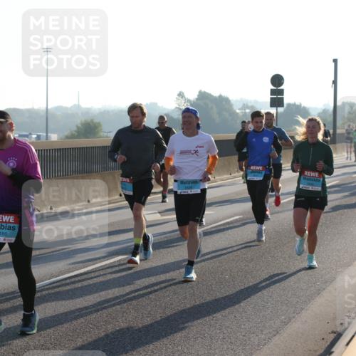 03.10.2025 - Köhlbrandbrückenlauf Lena Gebhardt http://msf.ph/oto/9058805 03.10.2025 09:18:36 Position 1 1352, 1188, 3426, 1946 meine-sportfotos.de