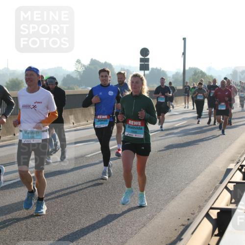 03.10.2025 - Köhlbrandbrückenlauf Lena Gebhardt http://msf.ph/oto/9058852 03.10.2025 09:18:37 Position 1 3426, 1946 meine-sportfotos.de