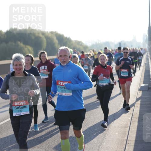 03.10.2025 - Köhlbrandbrückenlauf Jannik Wohlers http://msf.ph/oto/9058893 03.10.2025 09:21:58 Position 3 2187, 2421, 3676, 2204 meine-sportfotos.de