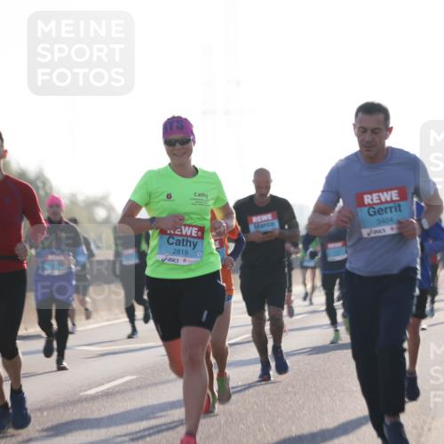03.10.2025 - Köhlbrandbrückenlauf Jannik Wohlers http://msf.ph/oto/9058947 03.10.2025 09:14:13 Position 3 8820, 2819, 3404 meine-sportfotos.de