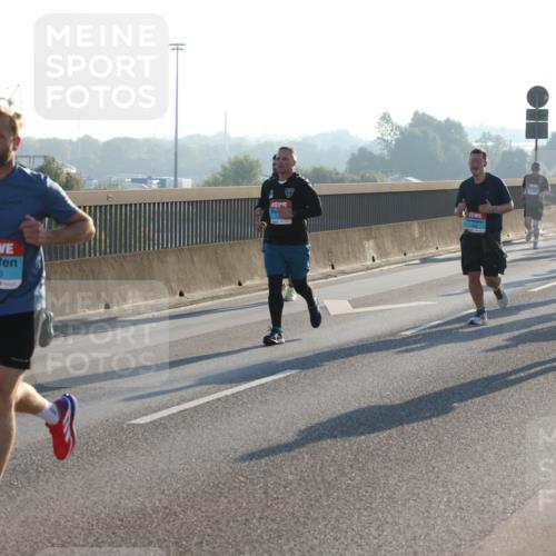 03.10.2025 - Köhlbrandbrückenlauf Lena Gebhardt http://msf.ph/oto/9058967 03.10.2025 09:18:40 Position 1 3710 meine-sportfotos.de