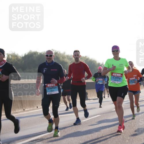 03.10.2025 - Köhlbrandbrückenlauf Jannik Wohlers http://msf.ph/oto/9058974 03.10.2025 09:14:13 Position 3 2820, 2819, 3404 meine-sportfotos.de