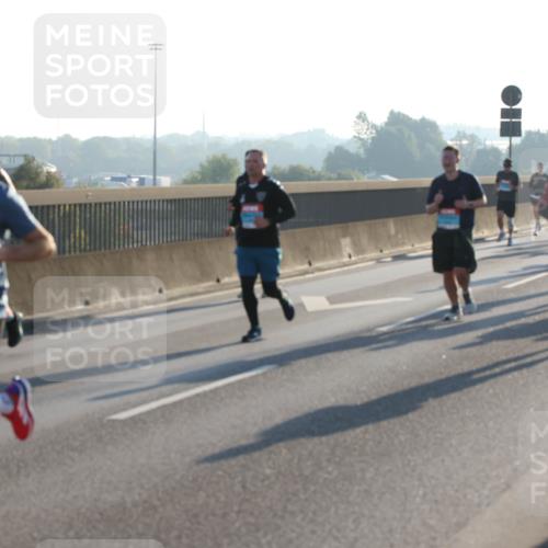03.10.2025 - Köhlbrandbrückenlauf Lena Gebhardt http://msf.ph/oto/9058979 03.10.2025 09:18:40 Position 1  meine-sportfotos.de