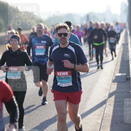 03.10.2025 - Köhlbrandbrückenlauf Jannik Wohlers http://msf.ph/oto/9058997 03.10.2025 09:22:00 Position 3 1051, 3151 meine-sportfotos.de