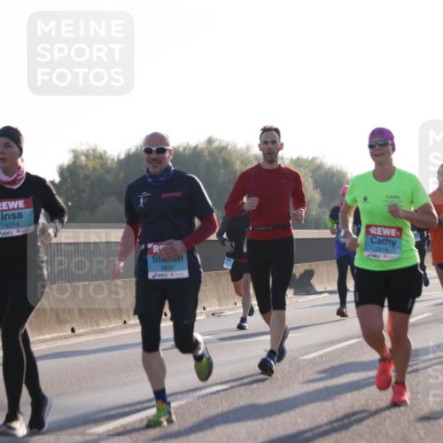 03.10.2025 - Köhlbrandbrückenlauf Jannik Wohlers http://msf.ph/oto/9059000 03.10.2025 09:14:14 Position 3 1114, 2820, 2819, 3404 meine-sportfotos.de