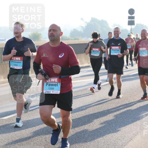 03.10.2025 - Köhlbrandbrückenlauf Lena Gebhardt http://msf.ph/oto/9059100 03.10.2025 09:18:42 Position 1 1506, 1299 meine-sportfotos.de