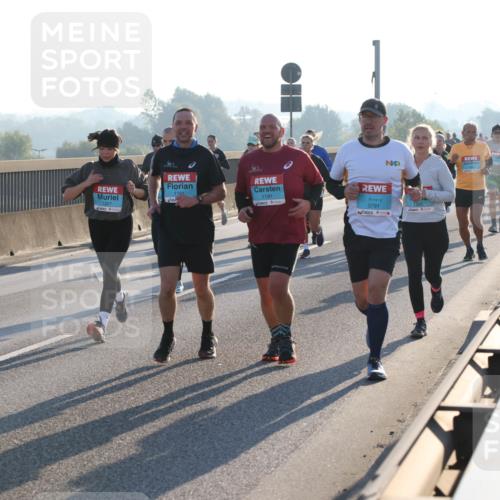 03.10.2025 - Köhlbrandbrückenlauf Lena Gebhardt http://msf.ph/oto/9059144 03.10.2025 09:18:43 Position 1 1181, 1191, 1227, 3791 meine-sportfotos.de