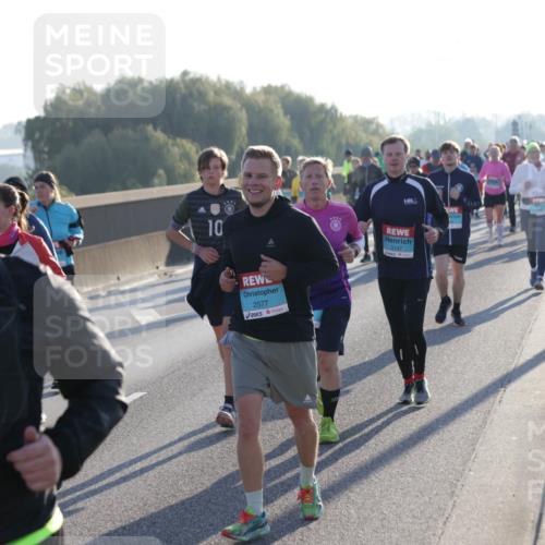 03.10.2025 - Köhlbrandbrückenlauf Jannik Wohlers http://msf.ph/oto/9059189 03.10.2025 09:22:08 Position 3 10, 2577, 3147 meine-sportfotos.de