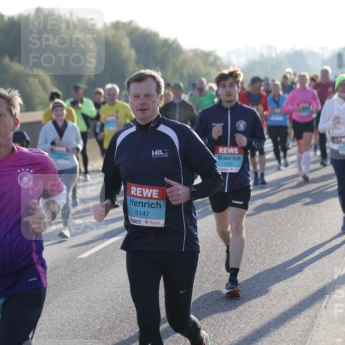 03.10.2025 - Köhlbrandbrückenlauf Jannik Wohlers http://msf.ph/oto/9059238 03.10.2025 09:22:10 Position 3 3562, 3147, 1725 meine-sportfotos.de