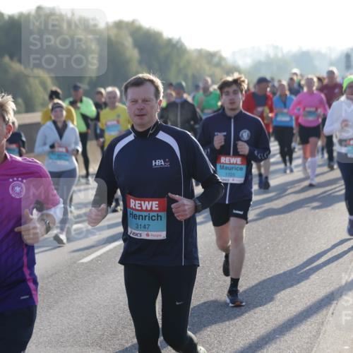 03.10.2025 - Köhlbrandbrückenlauf Jannik Wohlers http://msf.ph/oto/9059245 03.10.2025 09:22:10 Position 3 3562, 3147, 1725 meine-sportfotos.de