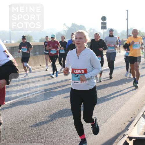 03.10.2025 - Köhlbrandbrückenlauf Lena Gebhardt http://msf.ph/oto/9059283 03.10.2025 09:18:45 Position 1 139 meine-sportfotos.de