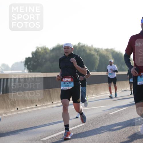 03.10.2025 - Köhlbrandbrückenlauf Jannik Wohlers http://msf.ph/oto/9059349 03.10.2025 09:14:21 Position 3 3301, 3091, 3118 meine-sportfotos.de