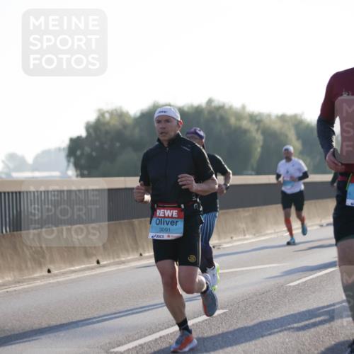 03.10.2025 - Köhlbrandbrückenlauf Jannik Wohlers http://msf.ph/oto/9059361 03.10.2025 09:14:21 Position 3 3091, 3118 meine-sportfotos.de