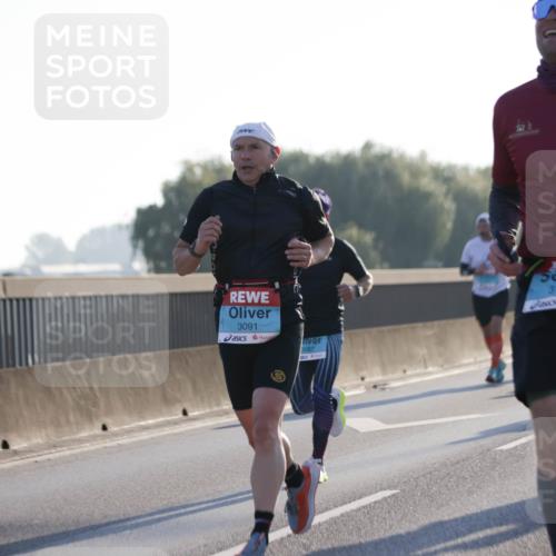 03.10.2025 - Köhlbrandbrückenlauf Jannik Wohlers http://msf.ph/oto/9059378 03.10.2025 09:14:21 Position 3 3091, 3087, 3118 meine-sportfotos.de