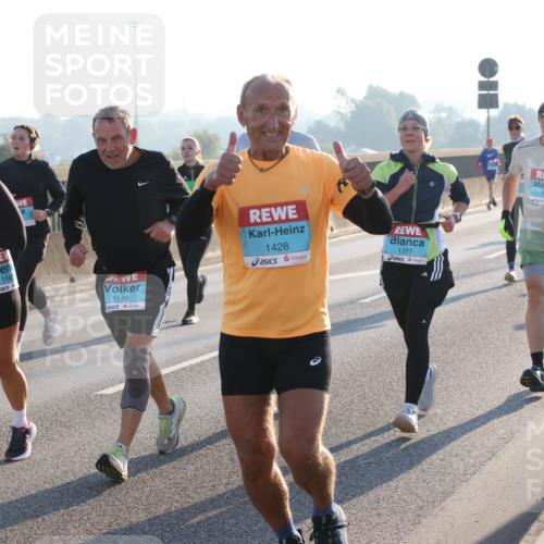 03.10.2025 - Köhlbrandbrückenlauf Lena Gebhardt http://msf.ph/oto/9059379 03.10.2025 09:18:48 Position 1 1148, 1149, 1428, 1377, 1776 meine-sportfotos.de