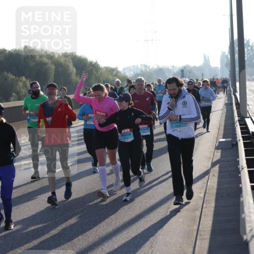 03.10.2025 - Köhlbrandbrückenlauf Jannik Wohlers http://msf.ph/oto/9059431 03.10.2025 09:22:15 Position 3 2476 meine-sportfotos.de