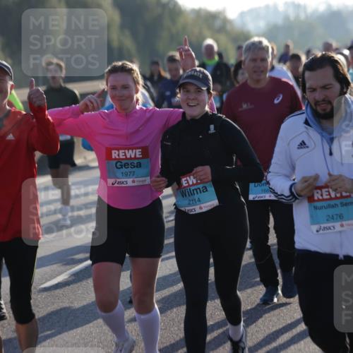 03.10.2025 - Köhlbrandbrückenlauf Jannik Wohlers http://msf.ph/oto/9059476 03.10.2025 09:22:15 Position 3 1977, 2114, 168, 2476 meine-sportfotos.de