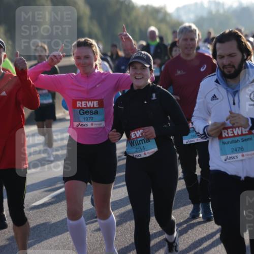03.10.2025 - Köhlbrandbrückenlauf Jannik Wohlers http://msf.ph/oto/9059481 03.10.2025 09:22:15 Position 3 1977, 2114, 168, 2476 meine-sportfotos.de