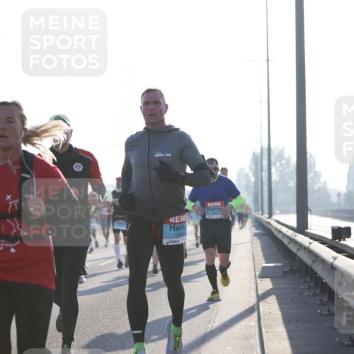 03.10.2025 - Köhlbrandbrückenlauf Jannik Wohlers http://msf.ph/oto/9059504 03.10.2025 09:14:23 Position 3 3354 meine-sportfotos.de