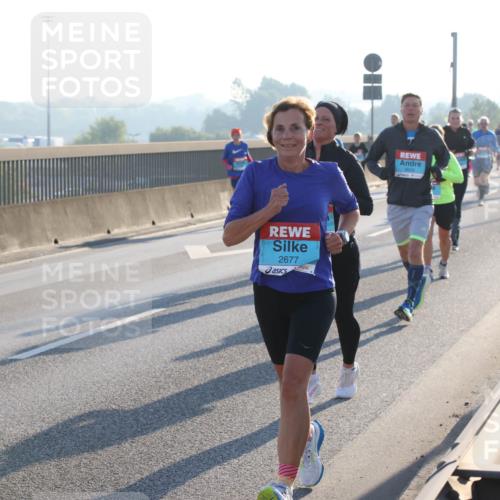 03.10.2025 - Köhlbrandbrückenlauf Lena Gebhardt http://msf.ph/oto/9059541 03.10.2025 09:18:52 Position 1 2677 meine-sportfotos.de