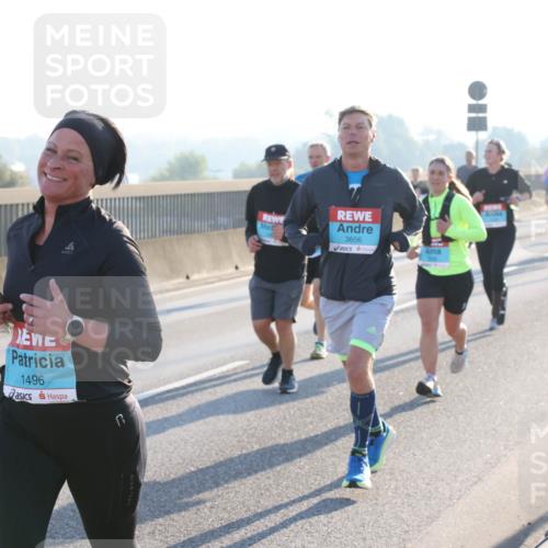 03.10.2025 - Köhlbrandbrückenlauf Lena Gebhardt http://msf.ph/oto/9059617 03.10.2025 09:18:54 Position 1 1496, 3656 meine-sportfotos.de