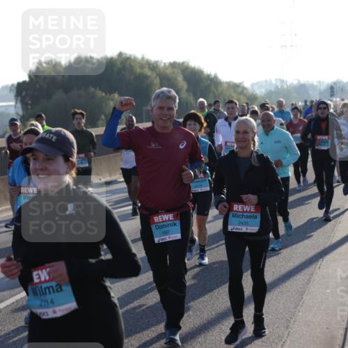 03.10.2025 - Köhlbrandbrückenlauf Jannik Wohlers http://msf.ph/oto/9059631 03.10.2025 09:22:18 Position 3 1977, 2119, 2114, 1687, 2435 meine-sportfotos.de