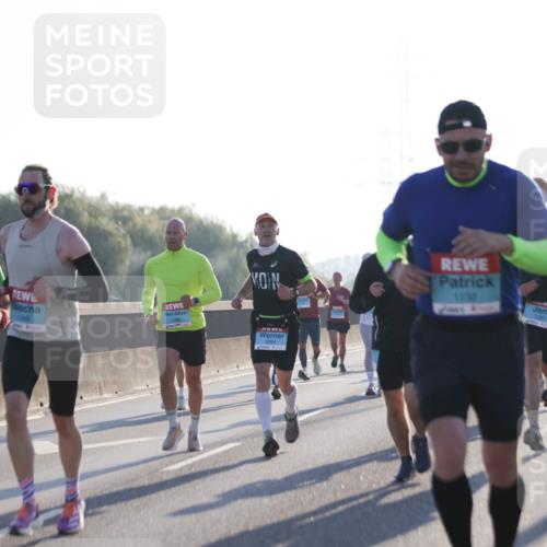03.10.2025 - Köhlbrandbrückenlauf Jannik Wohlers http://msf.ph/oto/9059632 03.10.2025 09:14:26 Position 3 12818, 2710, 1132 meine-sportfotos.de
