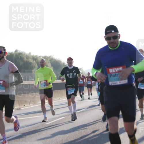 03.10.2025 - Köhlbrandbrückenlauf Jannik Wohlers http://msf.ph/oto/9059648 03.10.2025 09:14:26 Position 3 2710, 113, 1231 meine-sportfotos.de