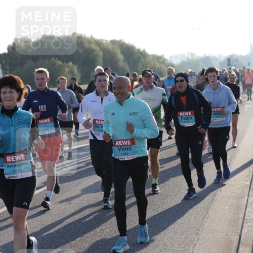 03.10.2025 - Köhlbrandbrückenlauf Jannik Wohlers http://msf.ph/oto/9059691 03.10.2025 09:22:20 Position 3 2119, 3829, 2930, 20, 1861, 3116 meine-sportfotos.de