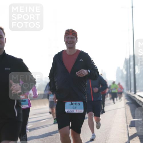 03.10.2025 - Köhlbrandbrückenlauf Jannik Wohlers http://msf.ph/oto/9059711 03.10.2025 09:14:28 Position 3 63, 1231 meine-sportfotos.de