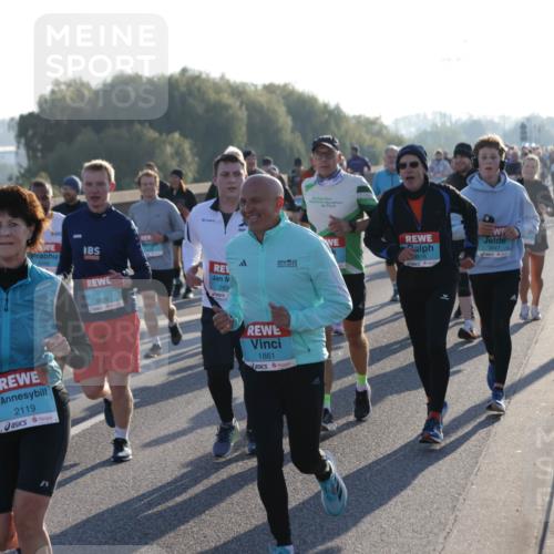 03.10.2025 - Köhlbrandbrückenlauf Jannik Wohlers http://msf.ph/oto/9059714 03.10.2025 09:22:20 Position 3 2119, 3829, 1861, 3116 meine-sportfotos.de