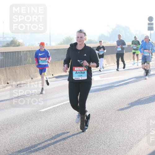 03.10.2025 - Köhlbrandbrückenlauf Lena Gebhardt http://msf.ph/oto/9059720 03.10.2025 09:18:56 Position 1 1238 meine-sportfotos.de