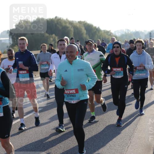 03.10.2025 - Köhlbrandbrückenlauf Jannik Wohlers http://msf.ph/oto/9059728 03.10.2025 09:22:20 Position 3 2119, 3829, 1861, 20, 3116, 3647 meine-sportfotos.de