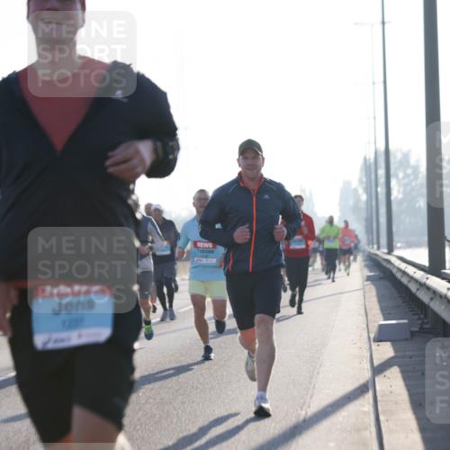 03.10.2025 - Köhlbrandbrückenlauf Jannik Wohlers http://msf.ph/oto/9059732 03.10.2025 09:14:29 Position 3 3263, 1622, 1291 meine-sportfotos.de