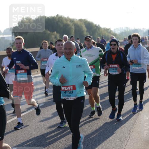 03.10.2025 - Köhlbrandbrückenlauf Jannik Wohlers http://msf.ph/oto/9059738 03.10.2025 09:22:20 Position 3 2119, 3829, 1861, 3116, 3647 meine-sportfotos.de