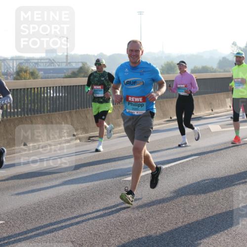 03.10.2025 - Köhlbrandbrückenlauf Lena Gebhardt http://msf.ph/oto/9059792 03.10.2025 09:19:01 Position 1 1172, 3585, 1409, 3197 meine-sportfotos.de