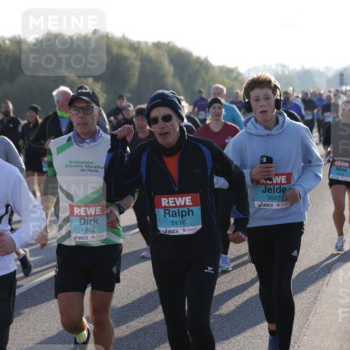 03.10.2025 - Köhlbrandbrückenlauf Jannik Wohlers http://msf.ph/oto/9059796 03.10.2025 09:22:21 Position 3 2930, 1813, 3116, 3647 meine-sportfotos.de